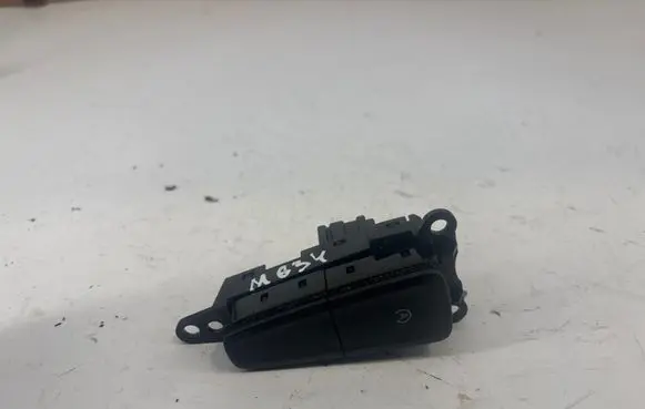 Ford Focus Other switches/knobs/shifts F1ET11B573AA 0134 14DEC12AR1
