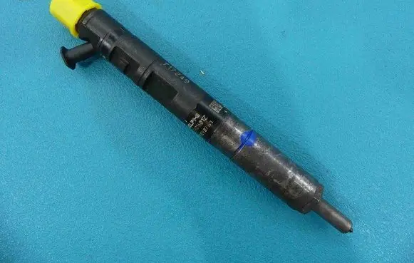 Fuel injector