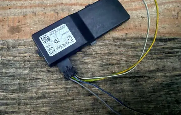 Opel Insignia A Door central lock control unit/module 13503204