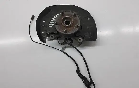 Toyota Sienna XL30 III Front wheel hub 4321208030