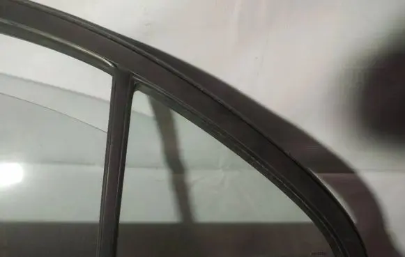 Toyota Avensis T250 Rear vent window glass as2