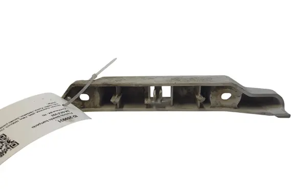 Ford Focus Front bumper mounting bracket 8M5117D958AD