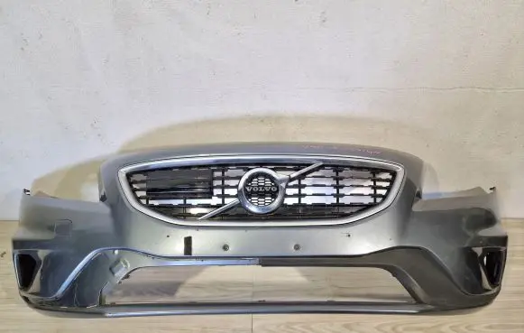 Volvo V40 Front bumper 31347085