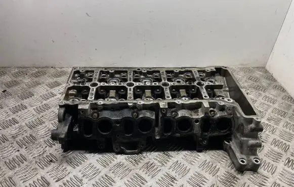 BMW 5 F10 F11 Engine head 7810465 7810463 7781102