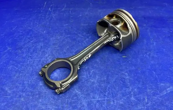 Mercedes-Benz A W176 Piston with connecting rod A2701617 0834135