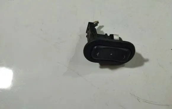 Opel Zafira A Electric window control switch 