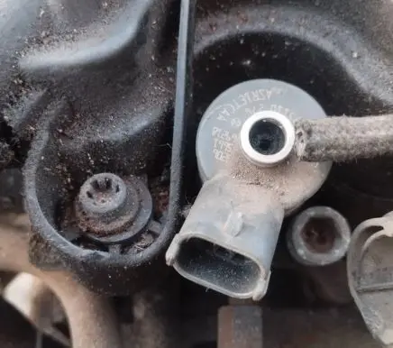 Opel Zafira B Fuel injector 0445110276