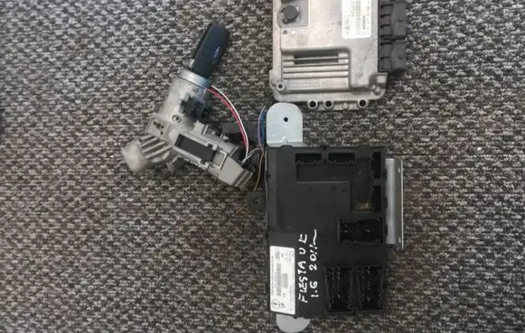 Ford Fiesta Engine ECU kit and lock set 0281014803 8V2112A650KD 8V5115K600EF