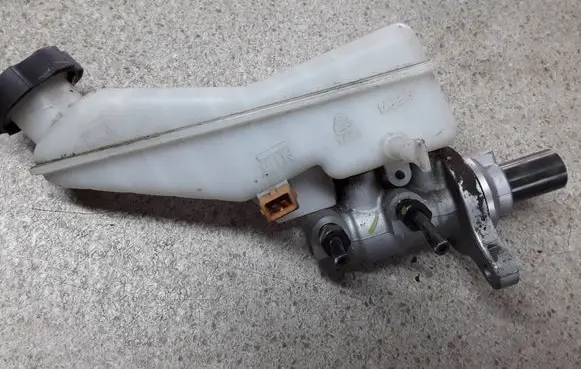 KIA Sportage Master brake cylinder