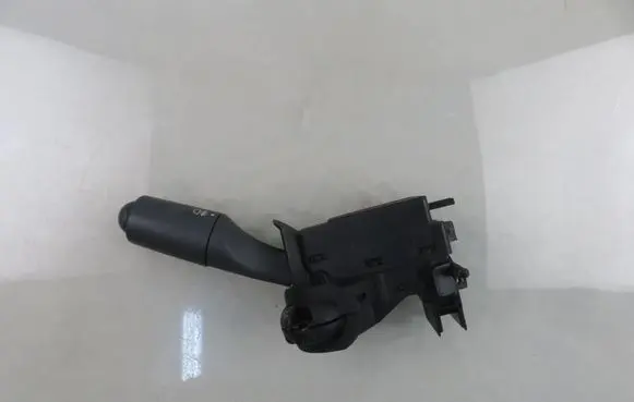 Wiper turn signal indicator stalk/switch