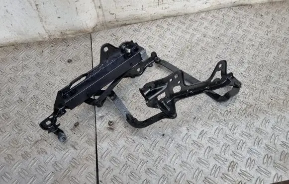 Volvo C70 Convertible roof hinge L027304