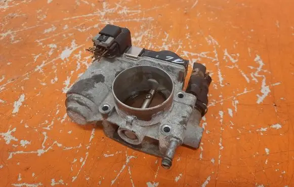 Opel Astra H Throttle body valve 25373492A