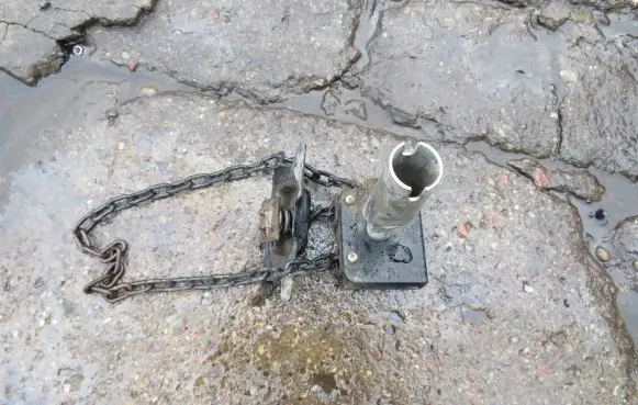 Mitsubishi L200 Spare wheel mounting bracket 