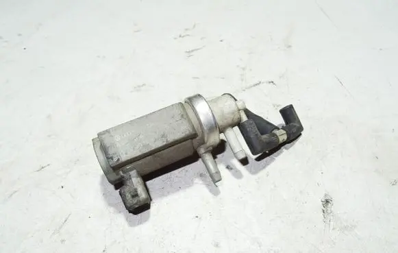 Audi A6 S6 C5 4B Turbo solenoid valve 059906627A