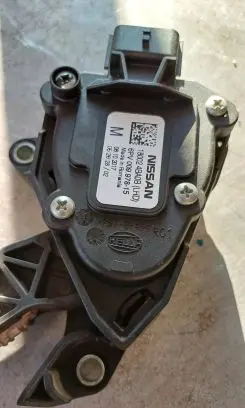 Nissan Qashqai Accelerator throttle pedal 180024BA0B