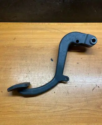 BMW 3 E46 Clutch pedal 11086344