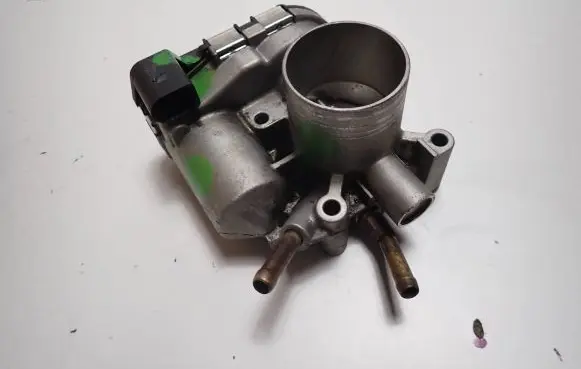 Volkswagen Polo III 6N 6N2 6NF Throttle body valve 0280750095