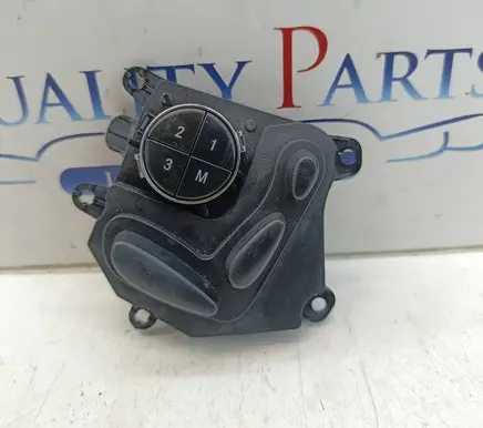 Mercedes-Benz CLS C219 Seat control switch 2118218079