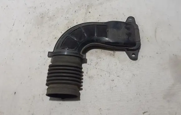 Renault Captur II Air intake duct part 165555837R