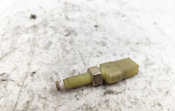 Audi A4 S4 B5 8D Brake pedal sensor switch 443945515