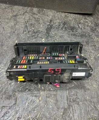 BMW 7 F01 F02 F03 F04 Fuse module 9151320 00079394 017033442