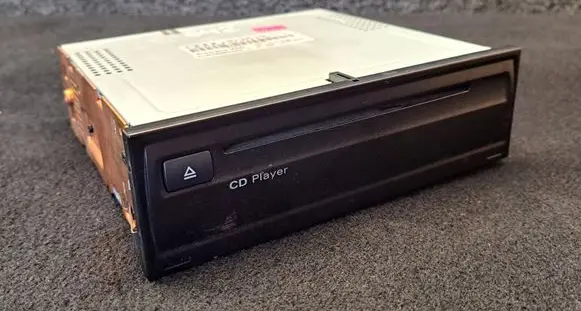 Audi A6 S6 C6 4F CD/DVD changer 4F0035729C