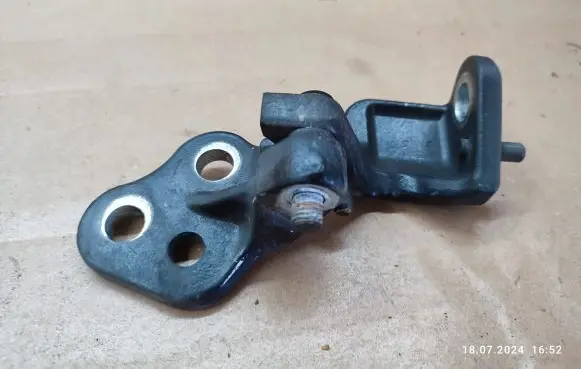 Ford Tourneo Custom Sliding door lower roller guide/hinge 