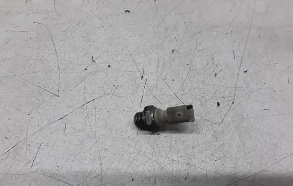 Peugeot 307 Oil pressure sensor 96329985