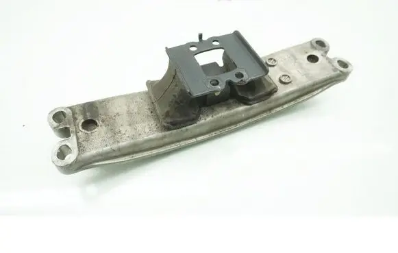 Lexus IS III XE30 Gearbox mounting bracket 284WV6
