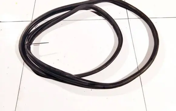 Ford Mondeo Mk III Rubber seal front coupe door 