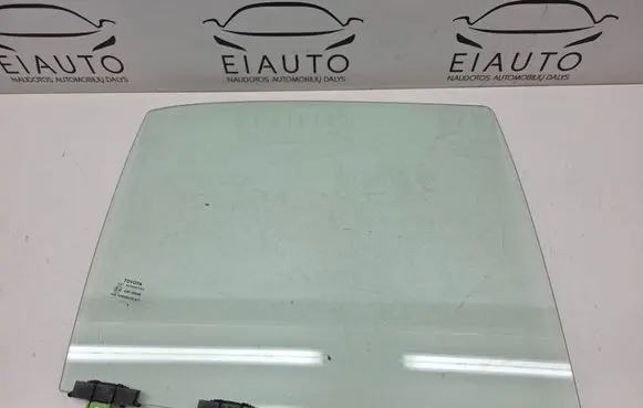 Rear door window glass