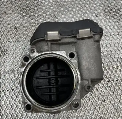 BMW 1 E81 E87 Throttle valve 7561066 A2C53374895