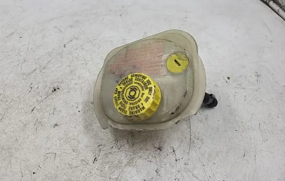 Audi A4 S4 B5 8D Brake fluid reservoir 