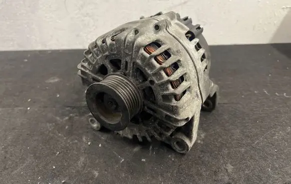 BMW 3 E90 E91 Generator/alternator 7802261 2543461B FG18S019