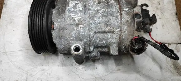 Volkswagen Polo IV 9N3 Air conditioning (A/C) compressor (pump) 6Q0820808