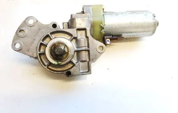Volvo XC90 Seat adjustment motor 198387102 0130002525