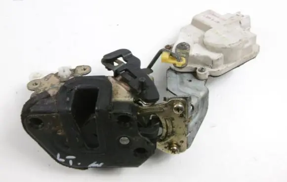 Hyundai Elantra Rear door lock
