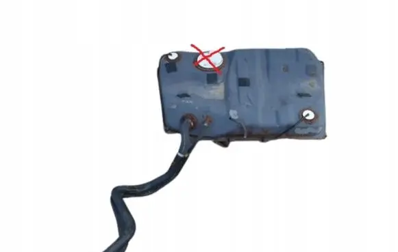 Toyota Avensis T220 Fuel tank 