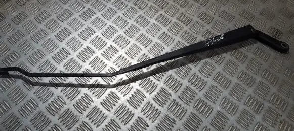 Peugeot 206 Front wiper blade arm