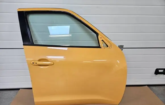 Nissan Juke I F15 Front door EAVZ