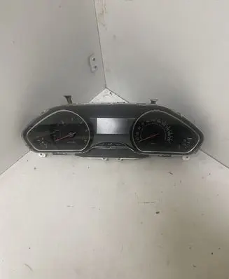 Peugeot 208 Speedometer (instrument cluster) 9674643080