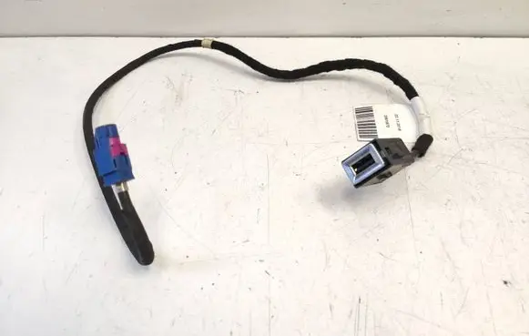 Citroen DS7 Crossback USB socket connector 9818355080 A004HQ01 LD5PA5D629C31
