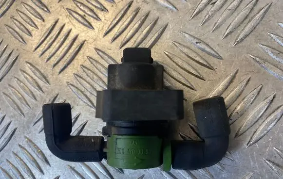 Mercedes-Benz C W203 Turbo solenoid valve 0004703893