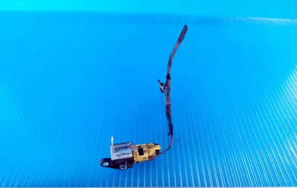 Volkswagen PASSAT B6 Airbag deployment crash/impact sensor 331326