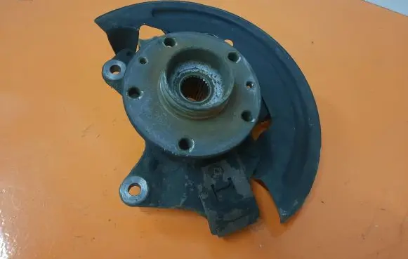 Renault Megane III Front wheel hub spindle knuckle