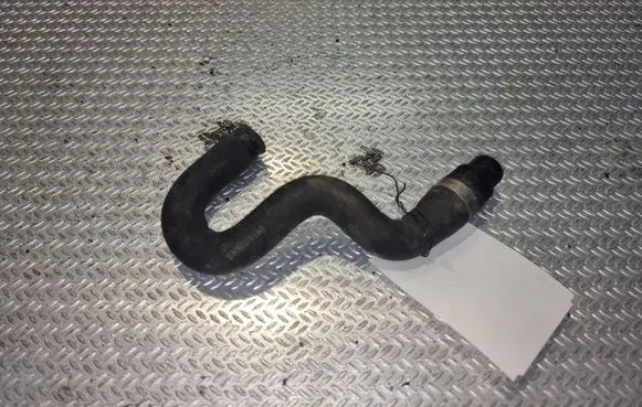 Mercedes-Benz Vito Viano W639 Engine coolant pipe/hose A6398328223