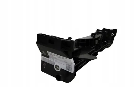 Radiator mount bracket