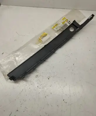 Audi A8 S8 D3 4E Front bumper splitter molding 4E0807223D 4E0807223C