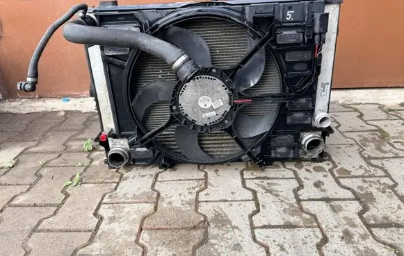 BMW 5 E60 E61 Electric radiator cooling fan 77260104 7805597 7787830