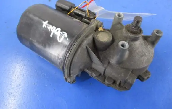 Opel Astra G Front wiper linkage and motor